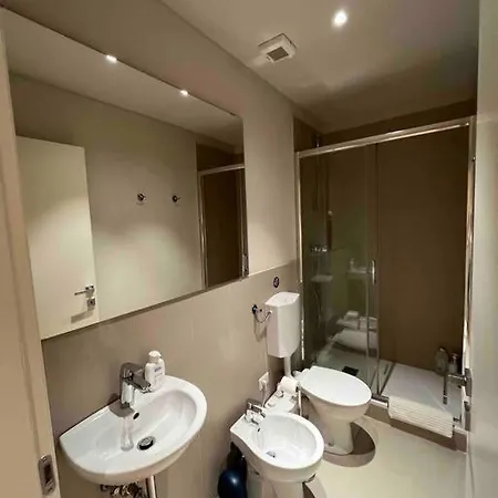Cozy Santa Maria Novella Uffizi Duomo 2beds-2baths דירה