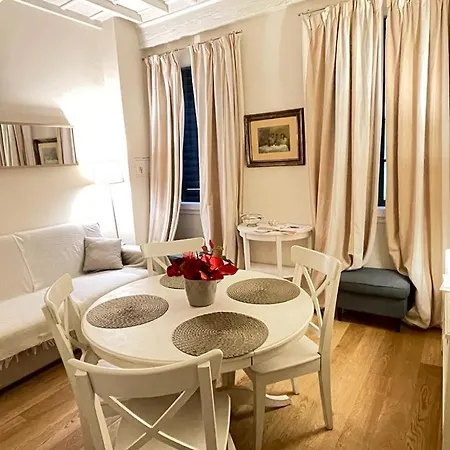 Cozy Santa Maria Novella Uffizi Duomo 2beds-2baths