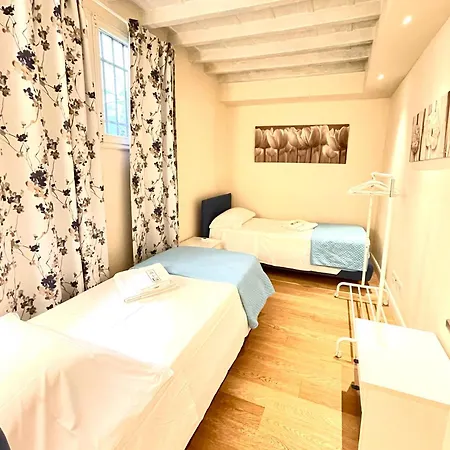 Cozy Santa Maria Novella Uffizi Duomo 2beds-2baths Appartamento *