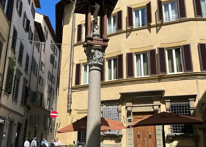 Cozy Santa Maria Novella Uffizi Duomo 2beds-2baths Apartamento