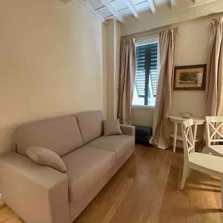 Cozy Santa Maria Novella Uffizi Duomo 2beds-2baths 아파트 *