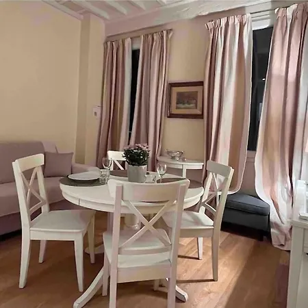 Cozy Santa Maria Novella Uffizi Duomo 2beds-2baths 피렌체