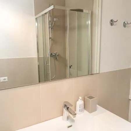 Cozy Santa Maria Novella Uffizi Duomo 2beds-2baths 아파트 *