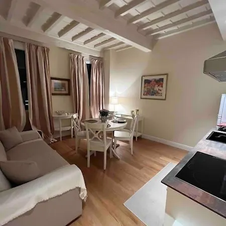 아파트 Cozy Santa Maria Novella Uffizi Duomo 2beds-2baths
