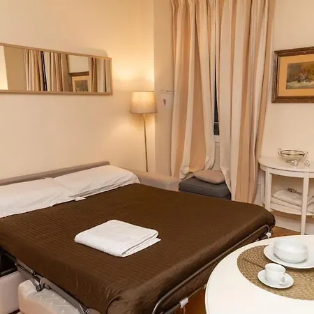 Cozy Santa Maria Novella Uffizi Duomo 2beds-2baths