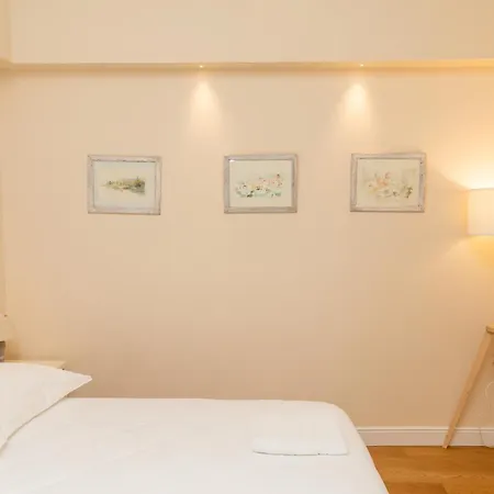 아파트 Cozy Santa Maria Novella Uffizi Duomo 2beds-2baths *