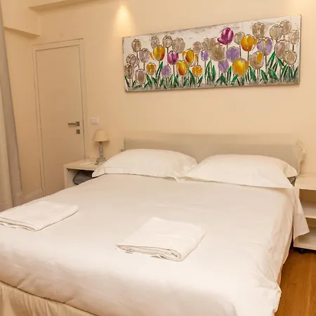 Cozy Santa Maria Novella Uffizi Duomo 2beds-2baths 아파트 피렌체