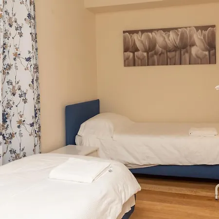 Cozy Santa Maria Novella Uffizi Duomo 2beds-2baths * 피렌체