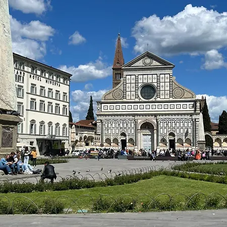 Cozy Santa Maria Novella Uffizi Duomo 2beds-2baths 피렌체