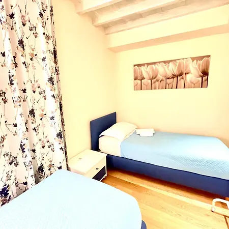 Cozy Santa Maria Novella Uffizi Duomo 2beds-2baths 아파트 피렌체
