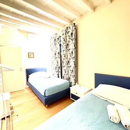 Cozy Santa Maria Novella Uffizi Duomo 2beds-2baths 아파트